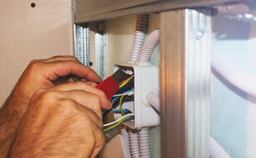 Elektryka w Domu: Innowacyjne Rozwiązania Zapewniające Bezpieczeństwo, Efektywność Energetyczną i Convenience w Codziennym Życiu Mieszkańców Współczesnych Domów.